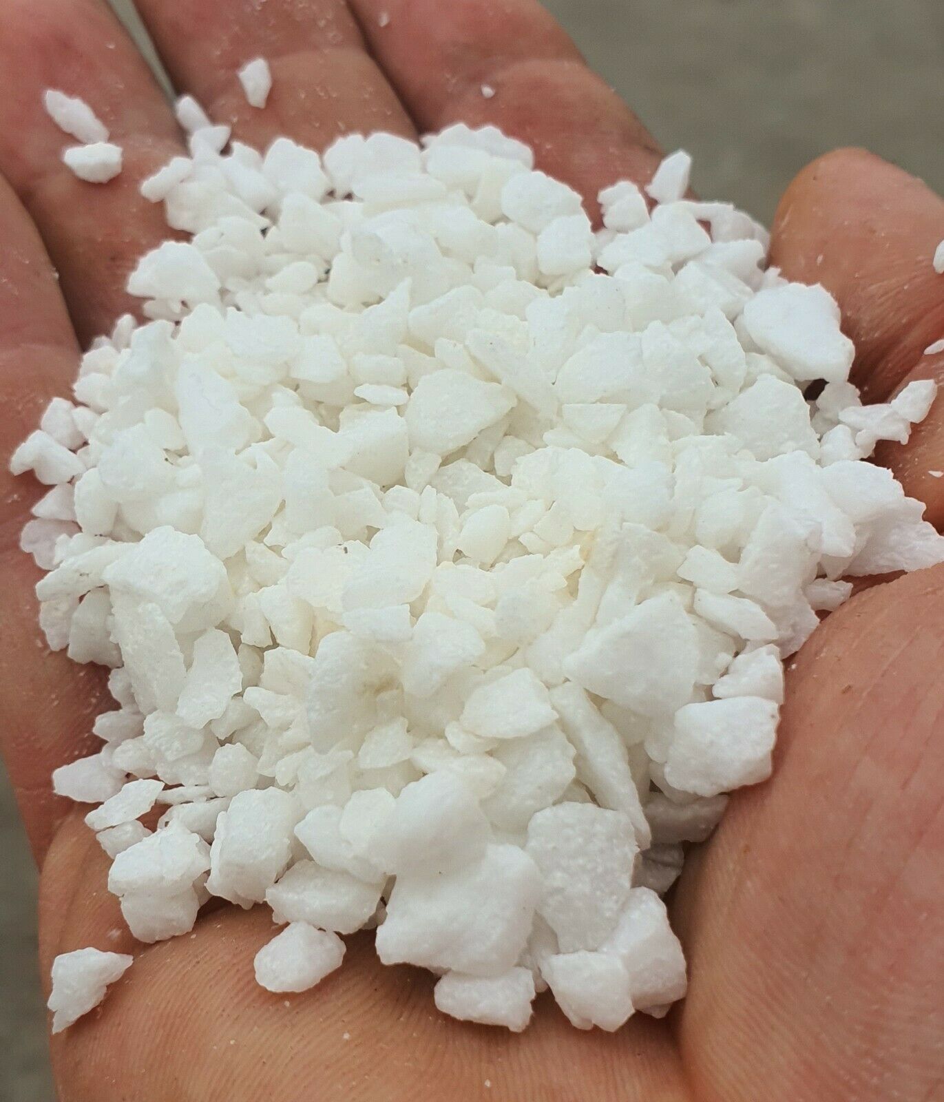 Decorative Marble Extra White Stones Chippings 3-8mm