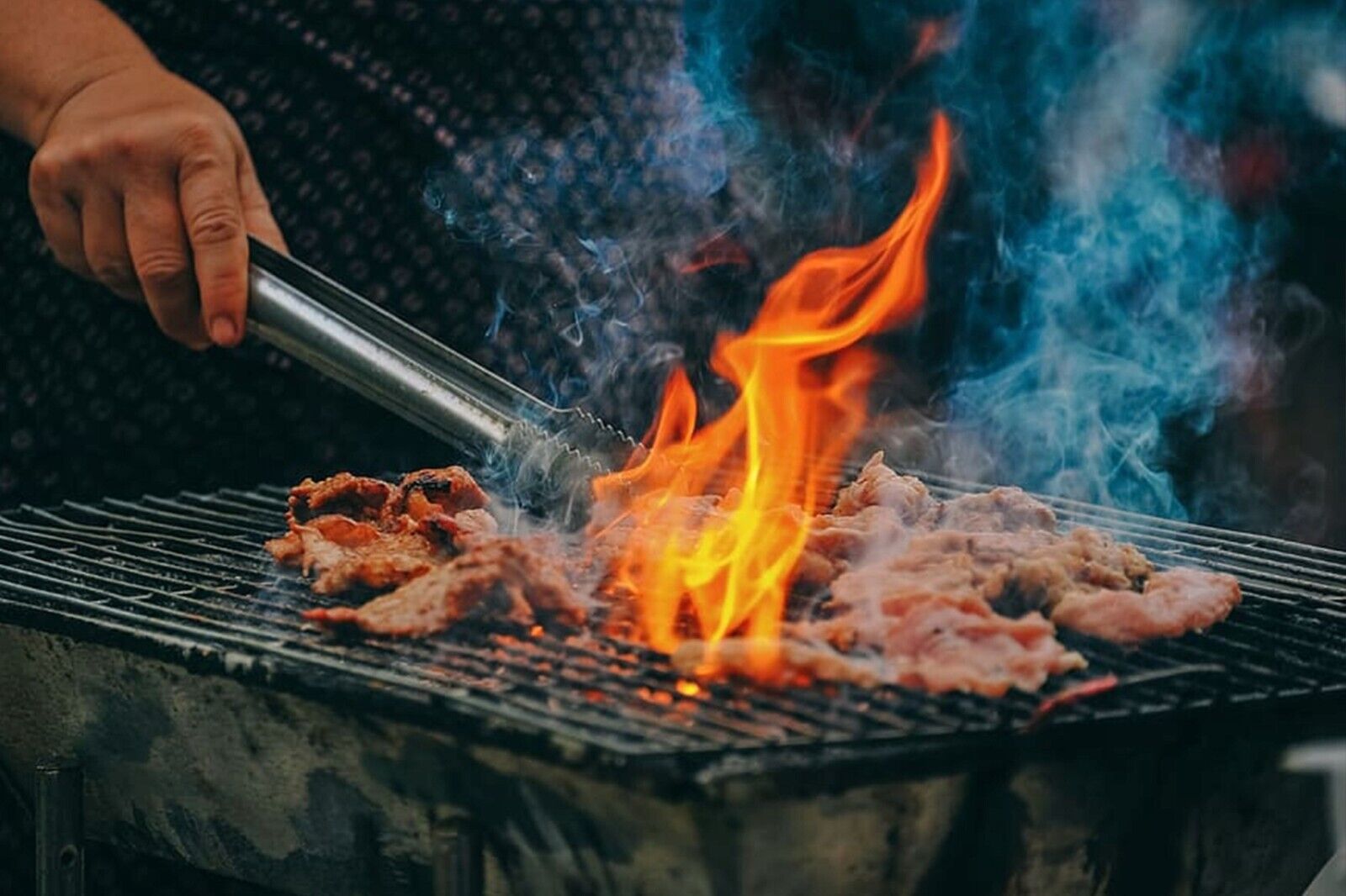 Lava Rocks for Gas Barbecues BBQ Fire Pit Chiminea Aquarium Lava Rock 4-8cm - Image 2